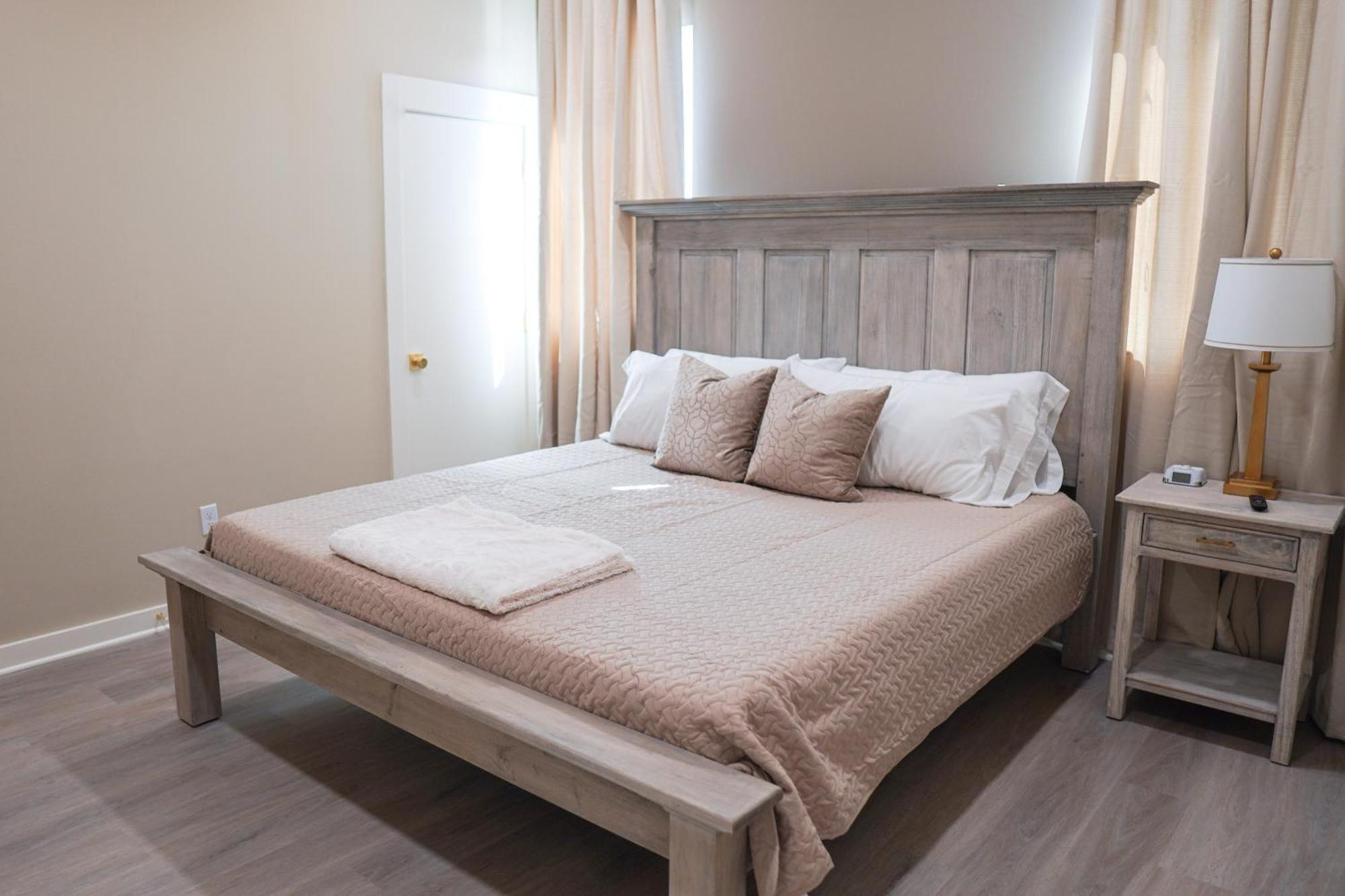 Hotel Whiskey In Pascagoula Dış mekan fotoğraf